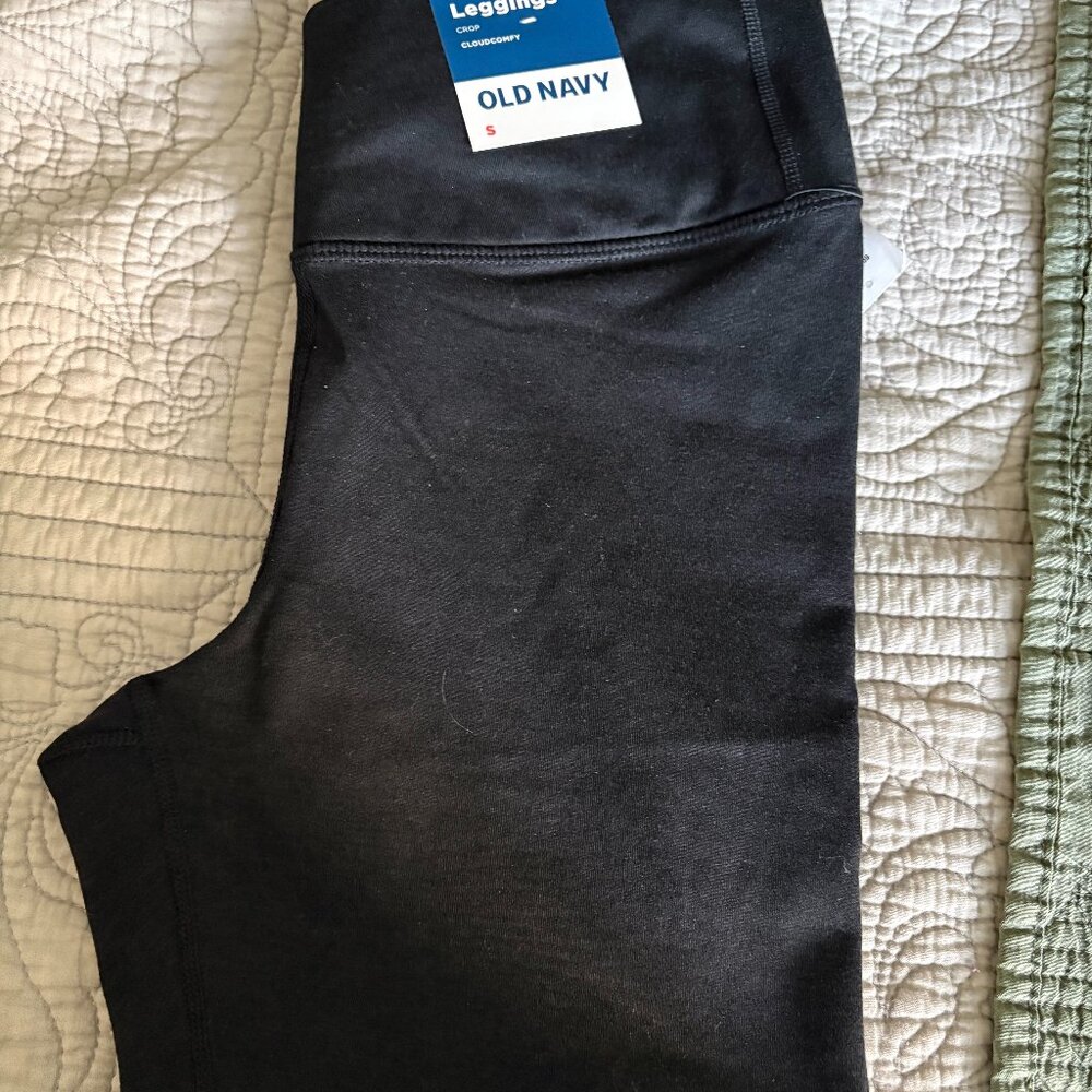 NWTs Old Navy High Rise Crop Leggings Size S